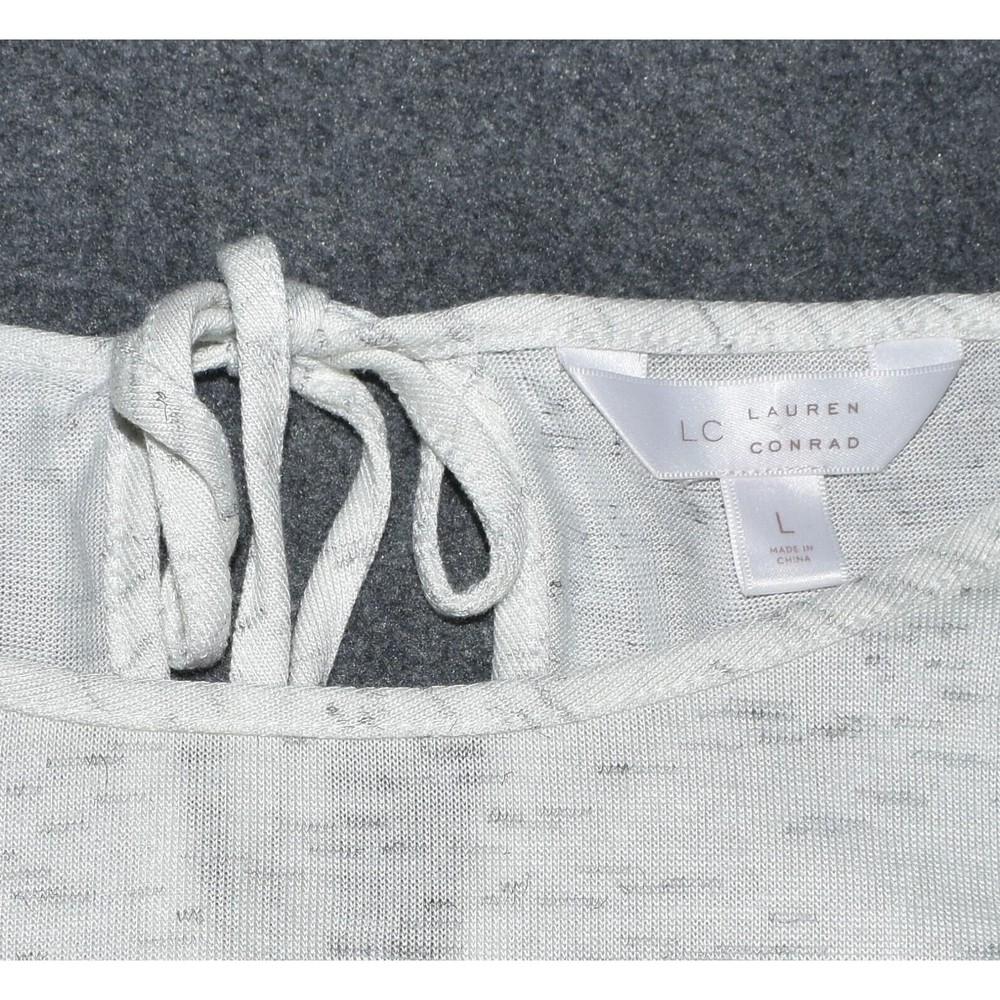 Lauren Conrad Women's Cream light weight puffy long sleeve blouse  - Size Large - Picture 4 of 6